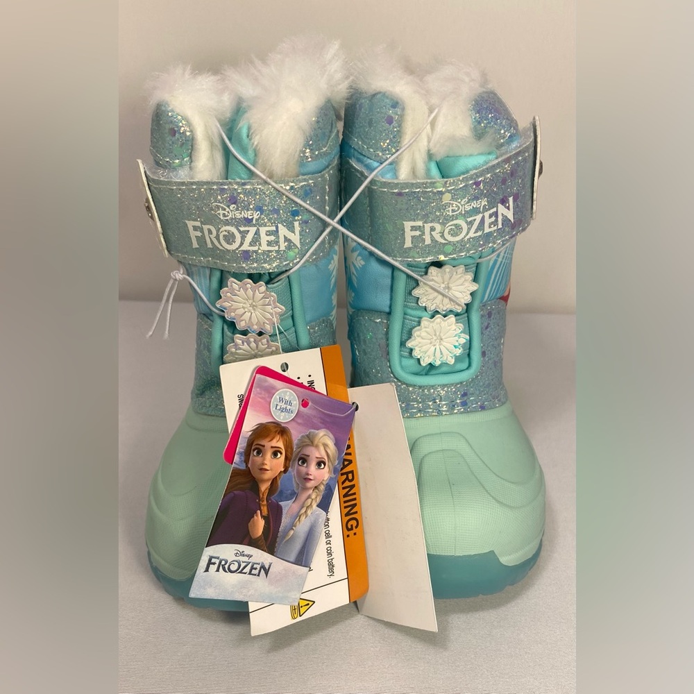 🎅🏻Giftable ~ Disney ~ Frozen ❄️ Girl Toddler Sz 6 ~ Light Up Winter Boots ~ NWT